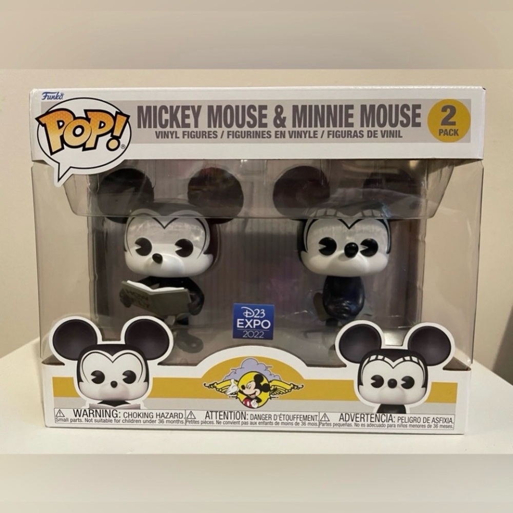 D23 EXCLUSIVE Mickey & Minnie Mouse Funko Pops - New Disney Funko pops Pair toy